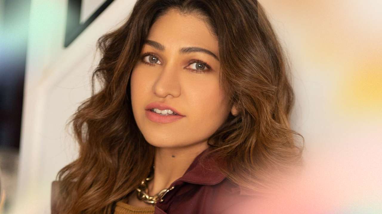 Tulsi Kumar Wiki, Biography, Age, Height, Weight, Family, Net Worth ...